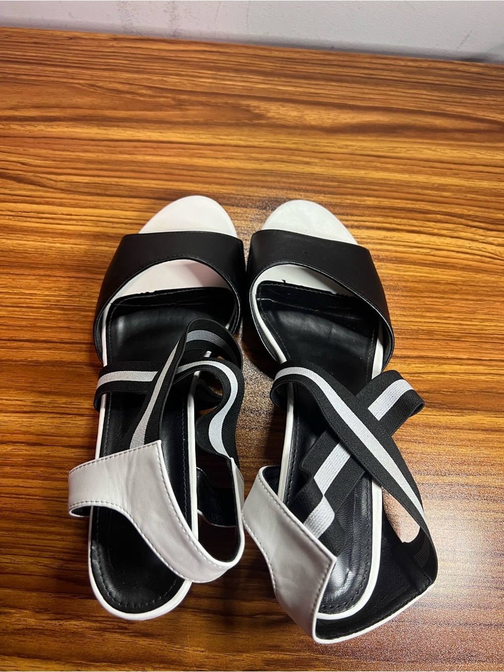 SHEIN Black and White Crisscross Elastic Strap Sandals